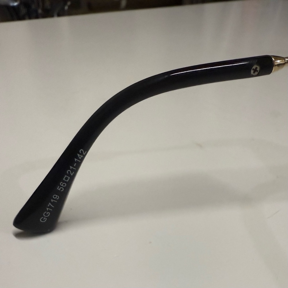 NWT Gucci Black & Lilac Sunglasses - Picture 4 of 8